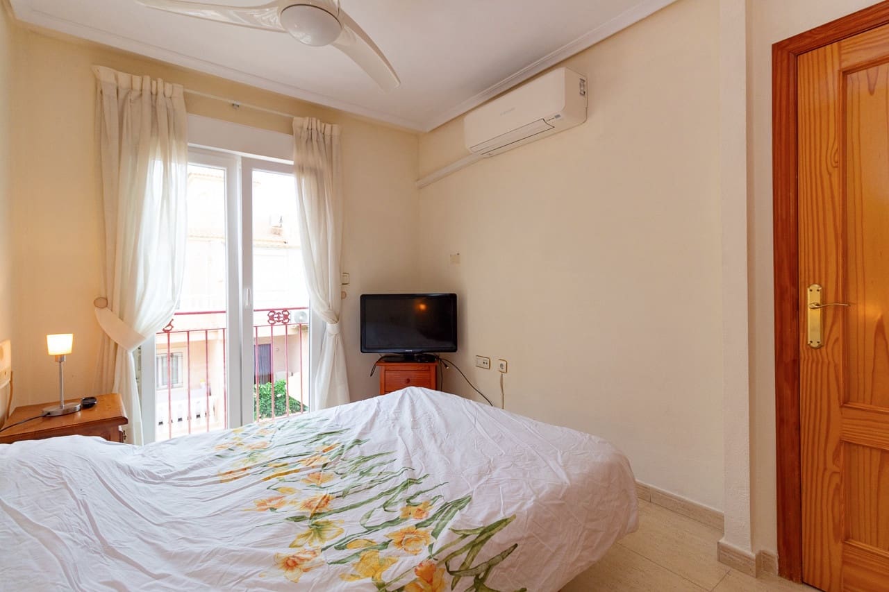 3 soverom Hus til salgs i Playa Flamenca med svømmebasseng - € 189 000 (Ref: 9713990)