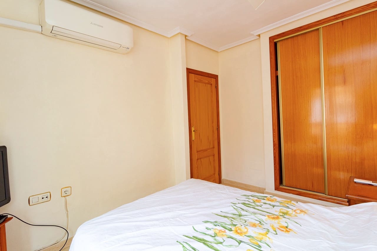 3 soverom Hus til salgs i Playa Flamenca med svømmebasseng - € 189 000 (Ref: 9713990)