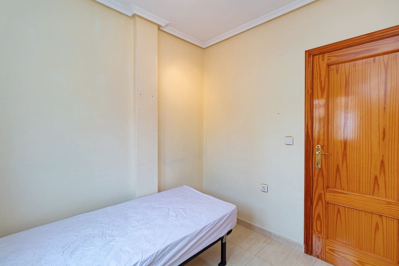 3 soverom Hus til salgs i Playa Flamenca med svømmebasseng - € 189 000 (Ref: 9713990)