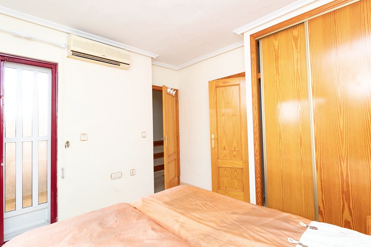 3 soverom Hus til salgs i Playa Flamenca med svømmebasseng - € 189 000 (Ref: 9713990)