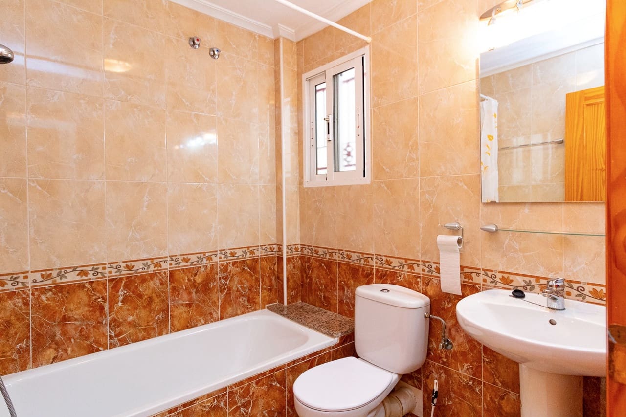 3 soverom Hus til salgs i Playa Flamenca med svømmebasseng - € 189 000 (Ref: 9713990)