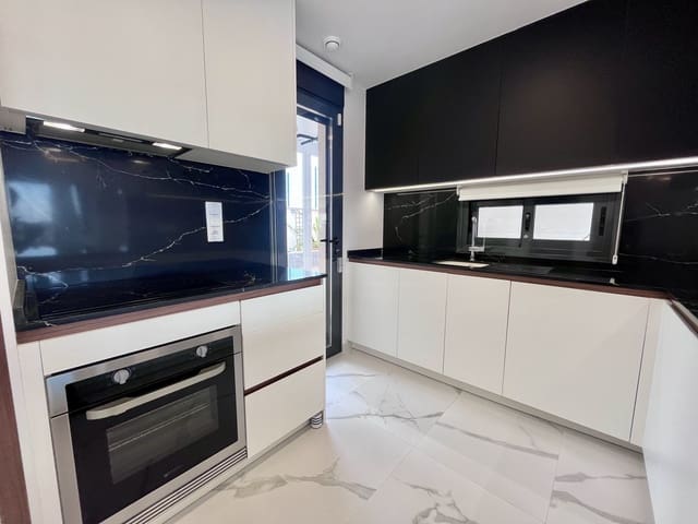 Apartamento de 2 habitaciones en San Miguel de Salinas en venta con piscina garaje - 329.900 € (Ref: 9714006)