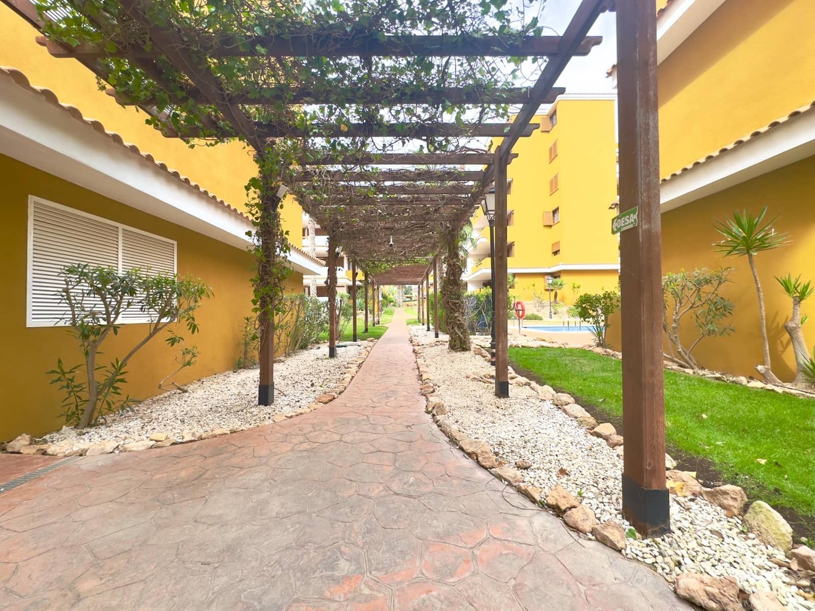 2 bedroom Apartment for sale in Punta Prima with pool - € 330,000 (Ref: 9730741)