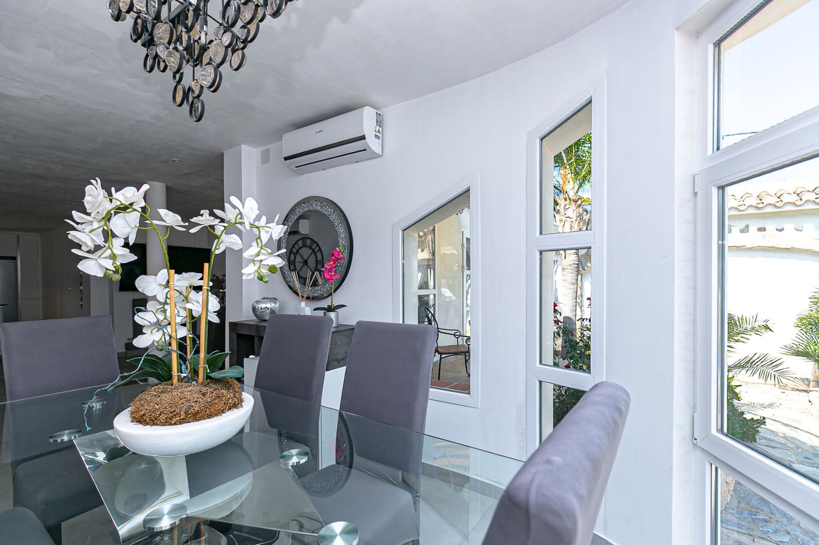 6 bedroom Villa for sale in Campoamor with pool garage - € 799,000 (Ref: 9730742)