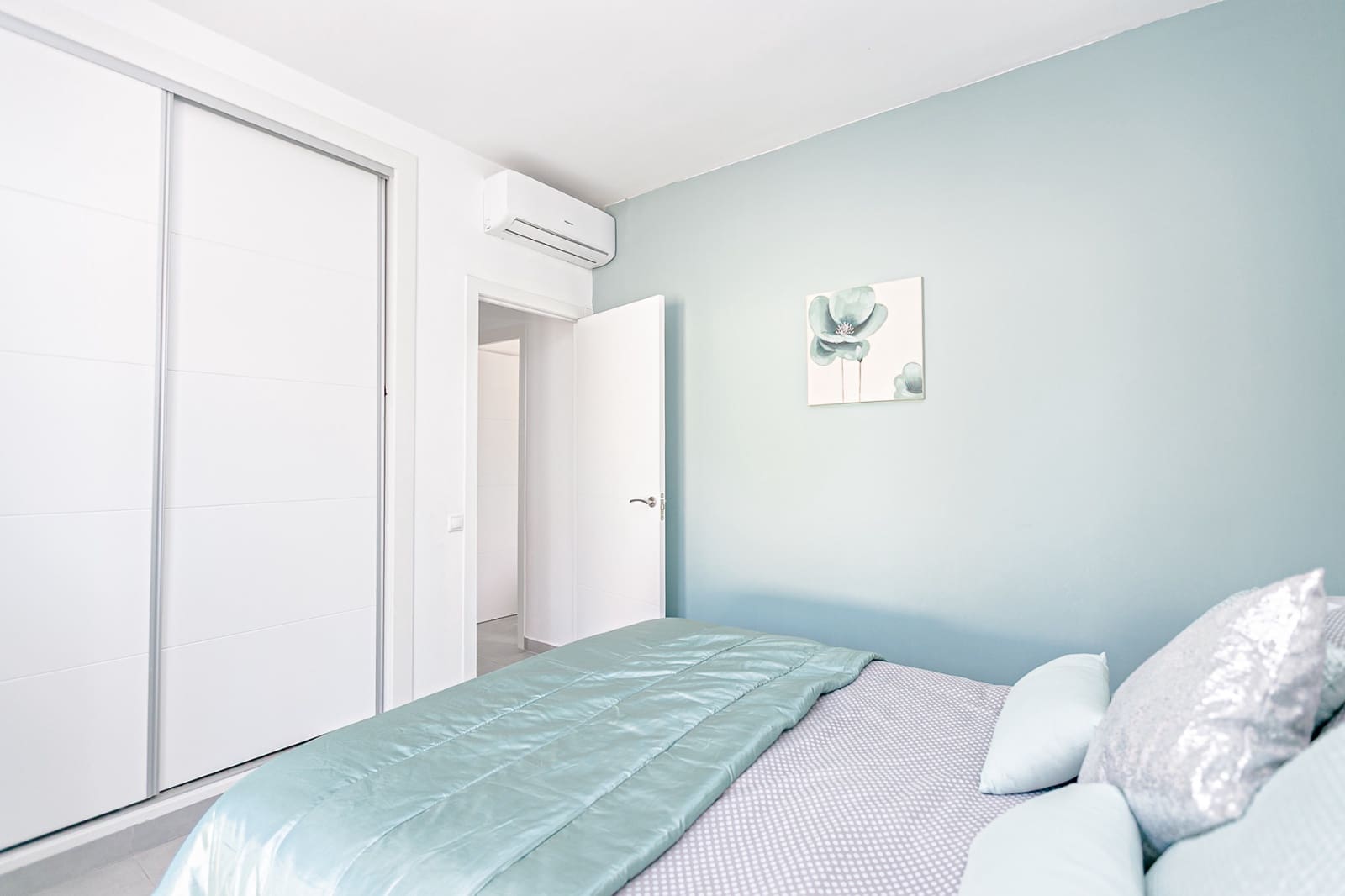 6 bedroom Villa for sale in Campoamor with pool garage - € 799,000 (Ref: 9730742)