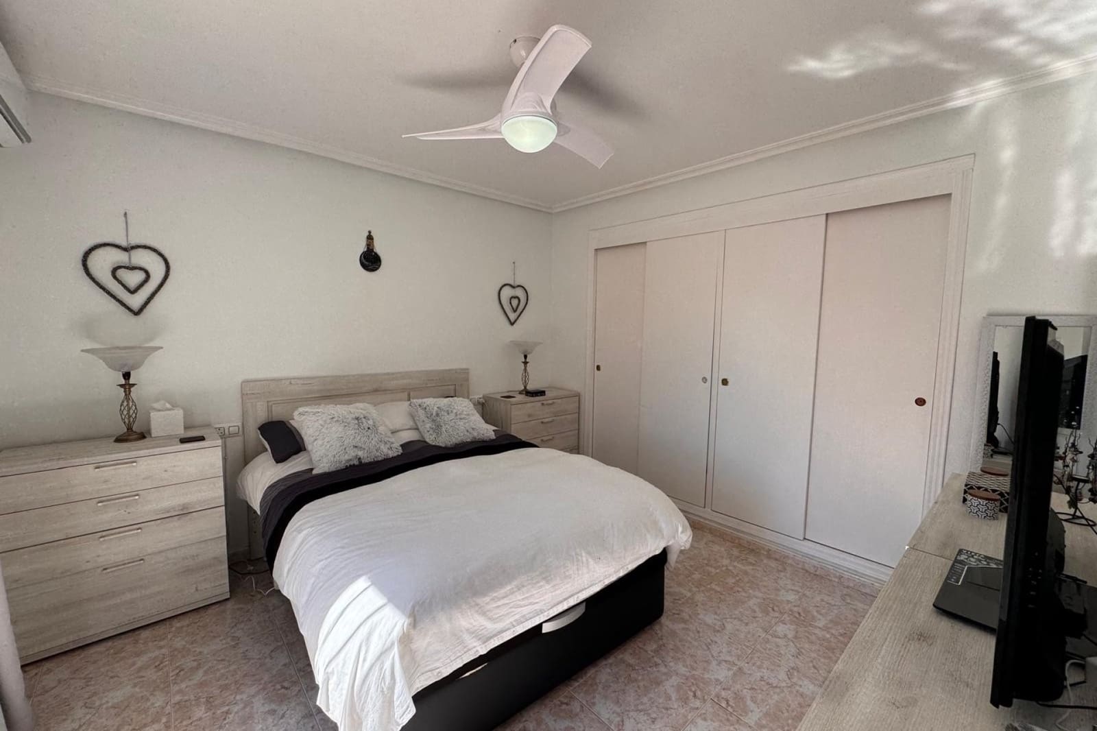 3 soveværelse Villa til salg i San Miguel de Salinas med swimmingpool - € 329.995 (Ref: 9733797)