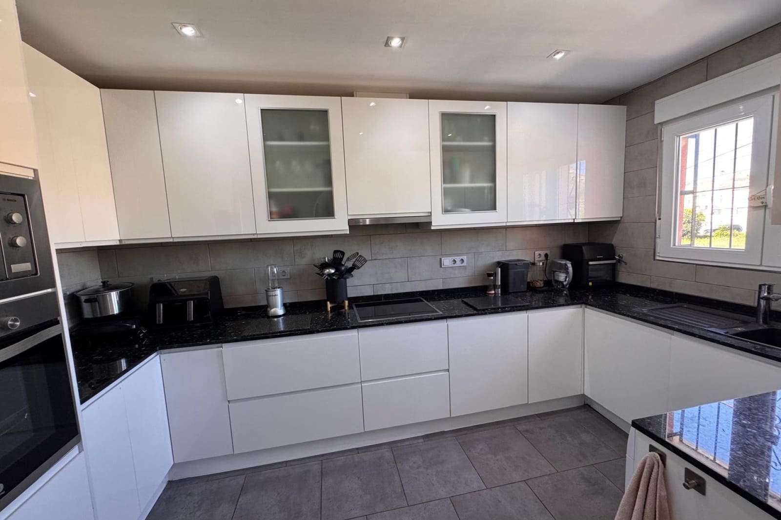 3 soveværelse Villa til salg i San Miguel de Salinas med swimmingpool - € 329.995 (Ref: 9733797)