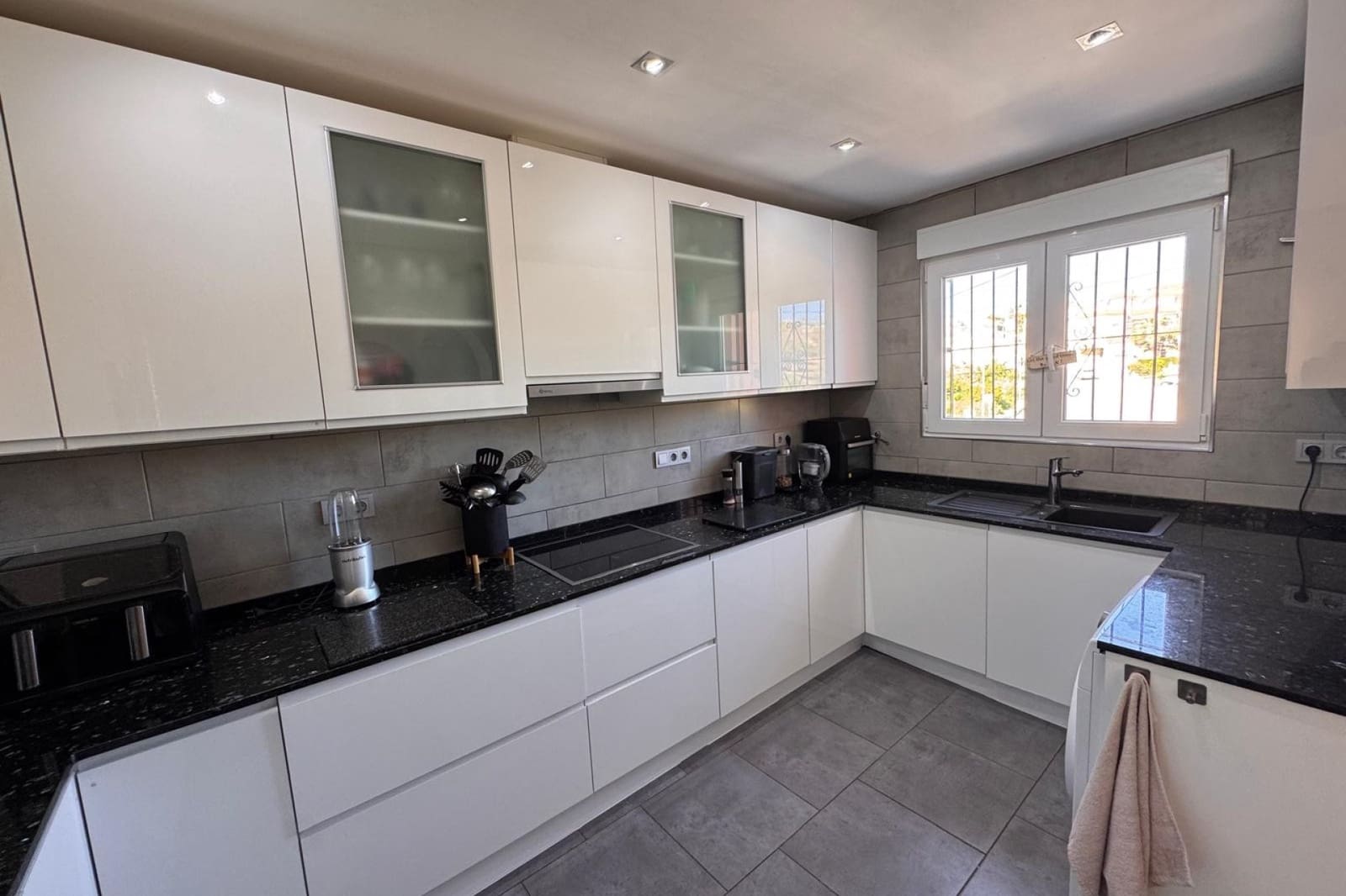 3 soveværelse Villa til salg i San Miguel de Salinas med swimmingpool - € 329.995 (Ref: 9733797)