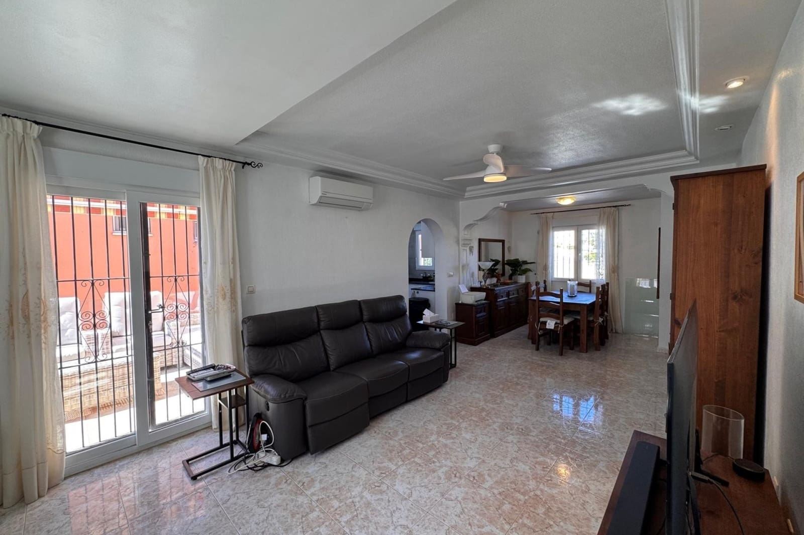 3 soveværelse Villa til salg i San Miguel de Salinas med swimmingpool - € 329.995 (Ref: 9733797)