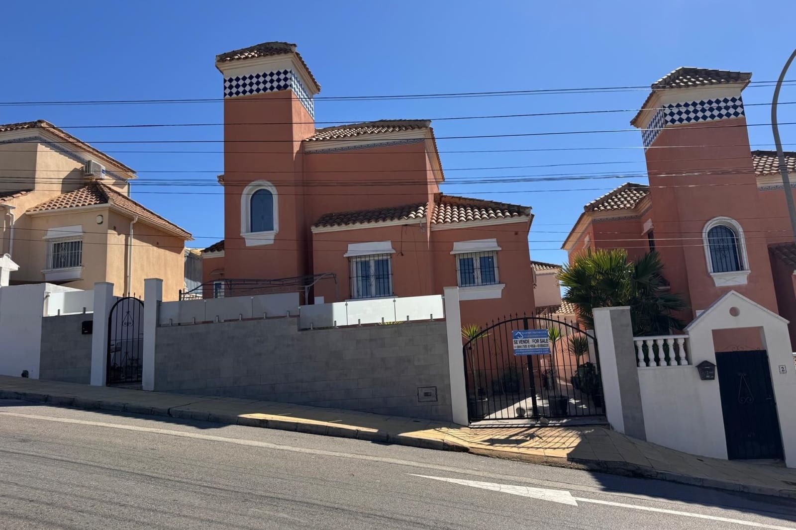 3 soveværelse Villa til salg i San Miguel de Salinas med swimmingpool - € 329.995 (Ref: 9733797)