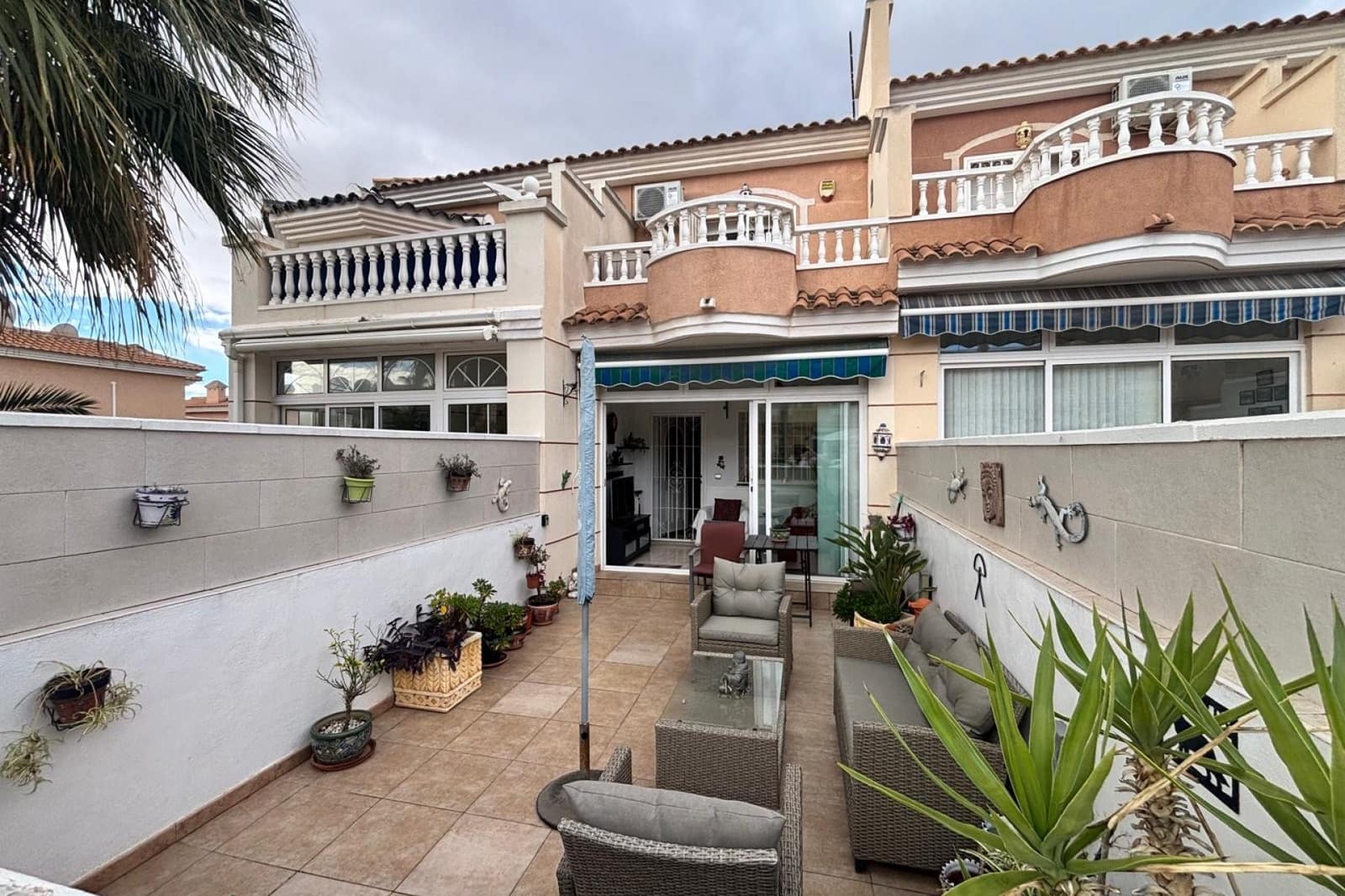 2 soveværelse Byhus til salg i Ciudad Quesada med swimmingpool - € 164.995 (Ref: 9733798)