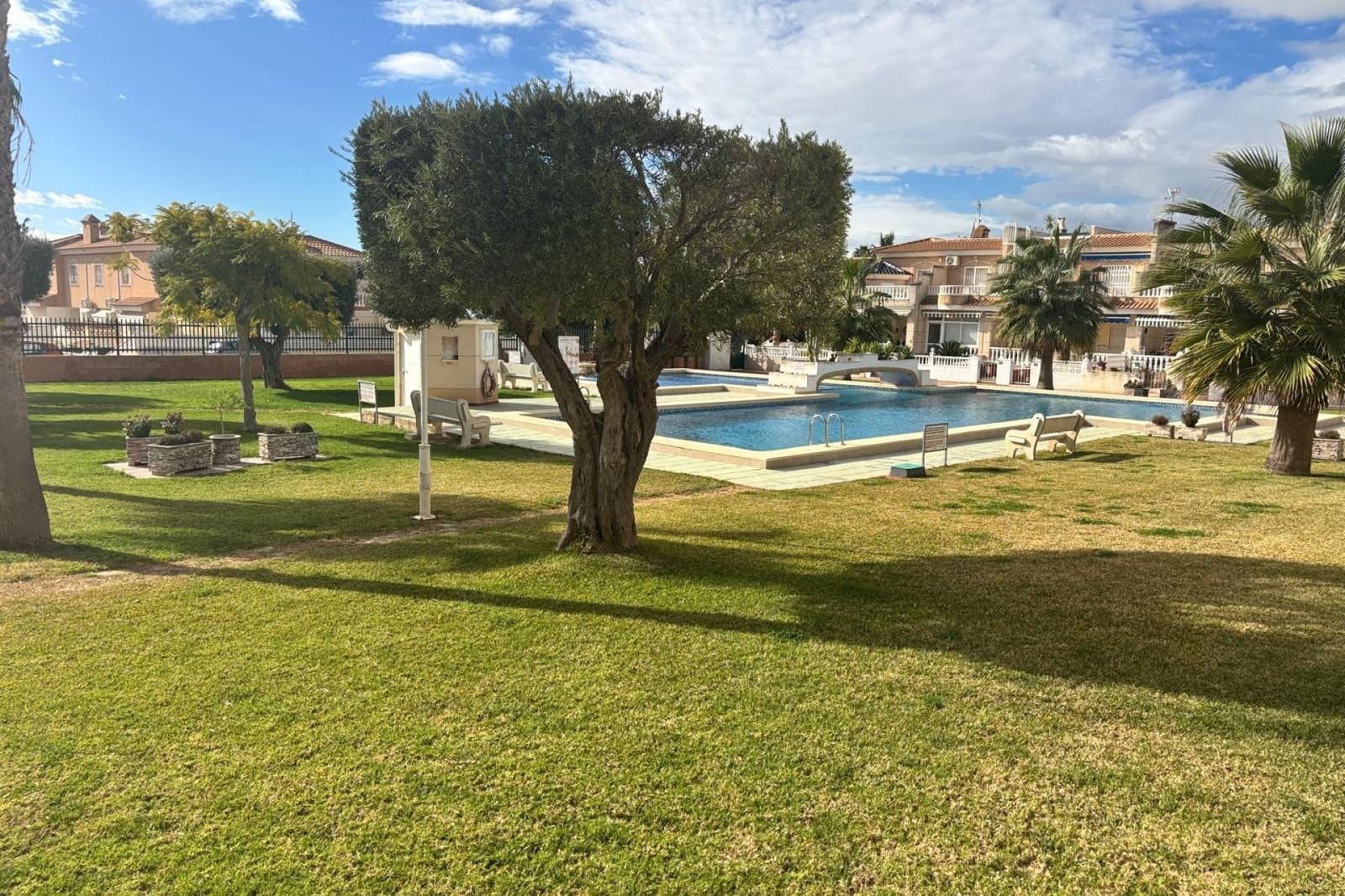 2 soveværelse Byhus til salg i Ciudad Quesada med swimmingpool - € 164.995 (Ref: 9733798)