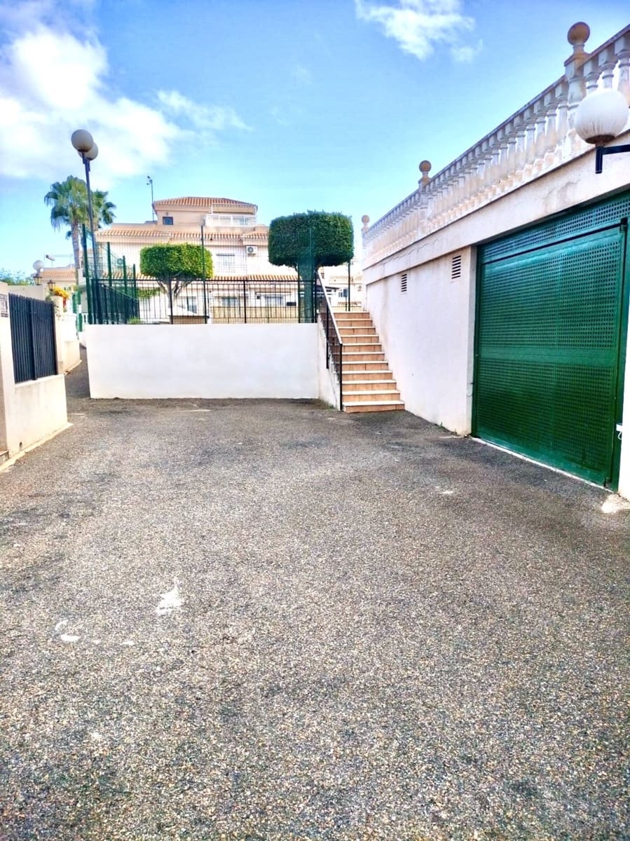 Casa de 2 habitaciones en Playa Flamenca en venta con piscina garaje - 259.000 € (Ref: 9749386)