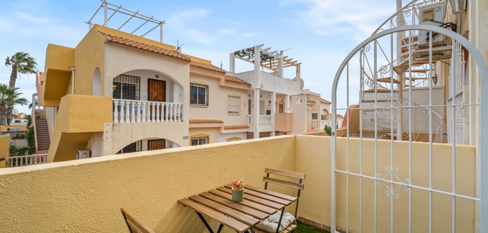 Casa de 2 habitaciones en Orihuela Costa en venta con piscina - 205.000 € (Ref: 9749397)