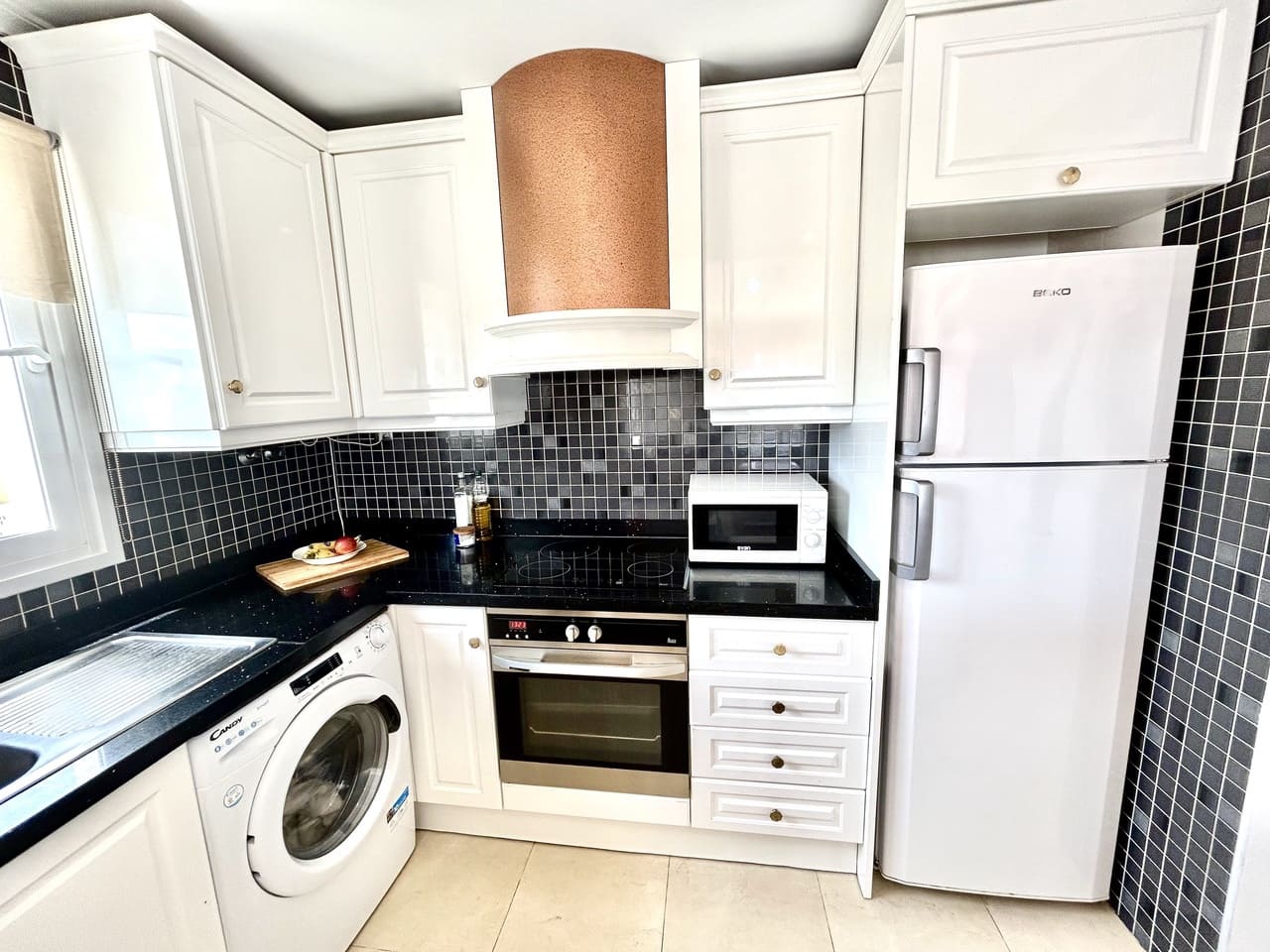 Apartamento de 2 habitaciones en Villamartin en venta con piscina garaje - 190.000 € (Ref: 9756762)