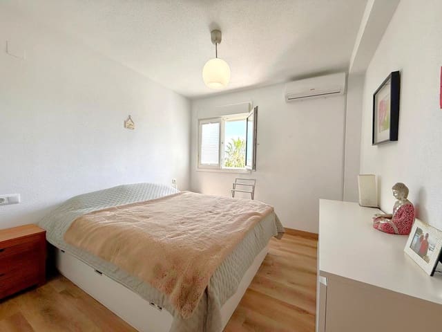 Apartamento de 2 habitaciones en Villamartin, Orihuela en venta con piscina - 245.000 € (Ref: 9756768)