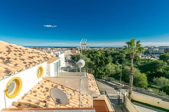 3 soverom Kjedet enebolig til salgs i Playa Flamenca, Orihuela med svømmebasseng - € 224 500 (Ref: 9756769)