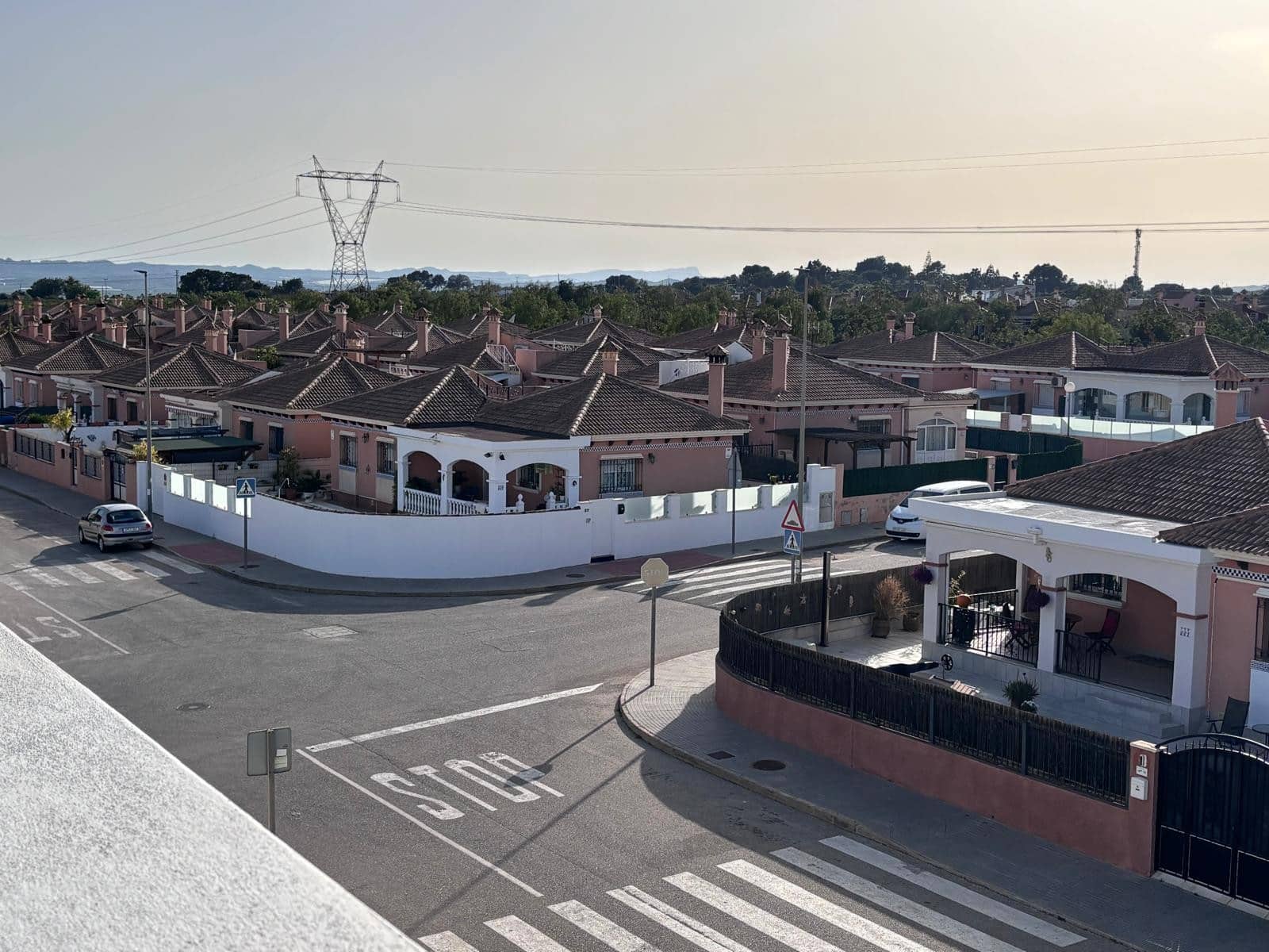 2 soveværelse Semi-Rækkehus til salg i Los Montesinos med swimmingpool - € 374.500 (Ref: 9765310)