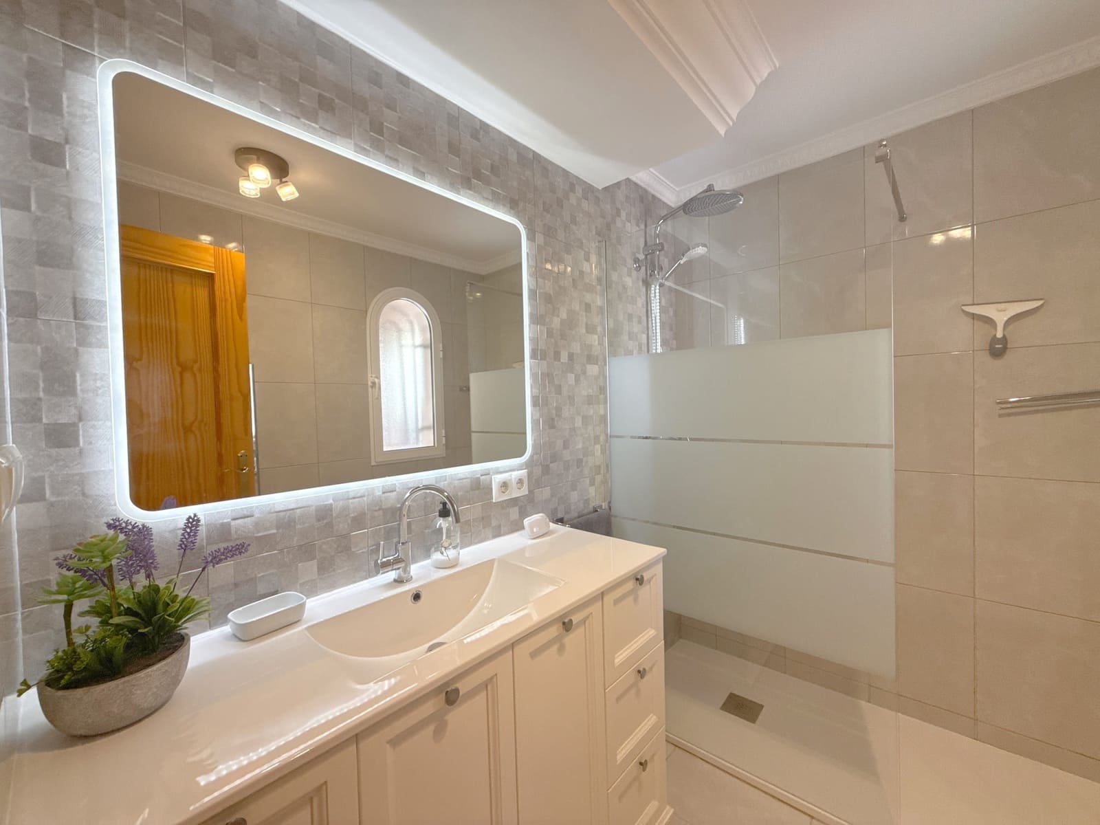 3 chambre Villa/Maison à vendre à La Regia avec piscine garage - 344 950 € (Ref: 9778472)