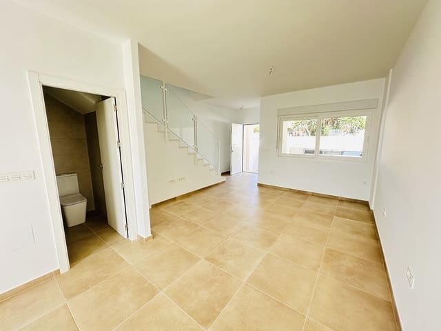 3 soveværelse Villa til salg i Pilar de la Horadada ciudad, Pilar de la Horadada med swimmingpool garage - € 265.000 (Ref: 9785093)