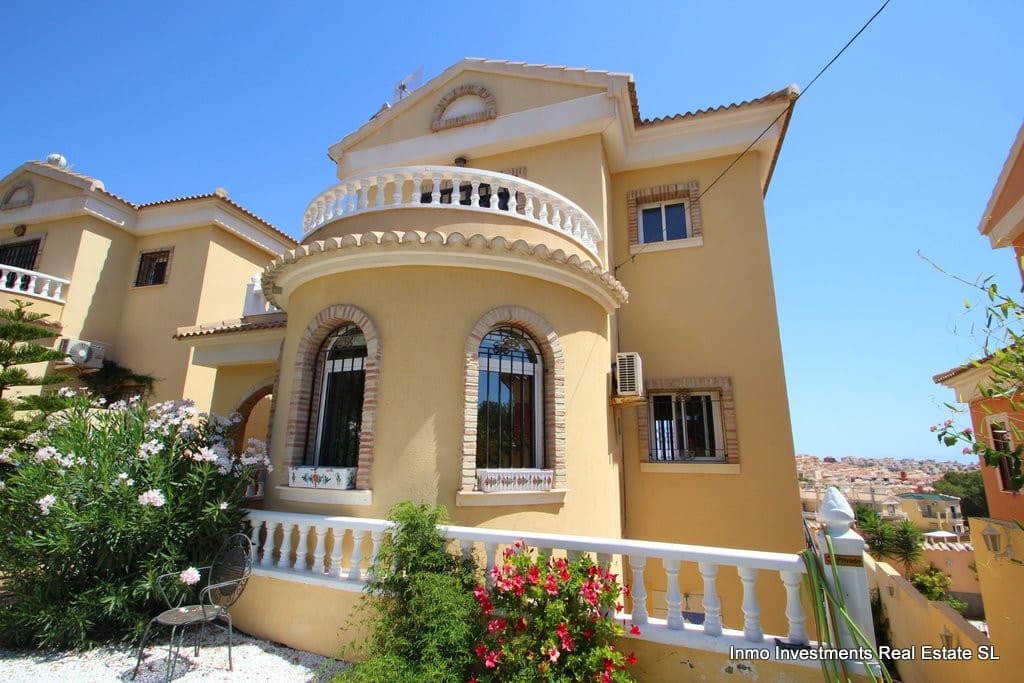 4 sypialnia Willa na sprzedaż w Villamartin z basenem - 345 000 € (Ref: 9827572)