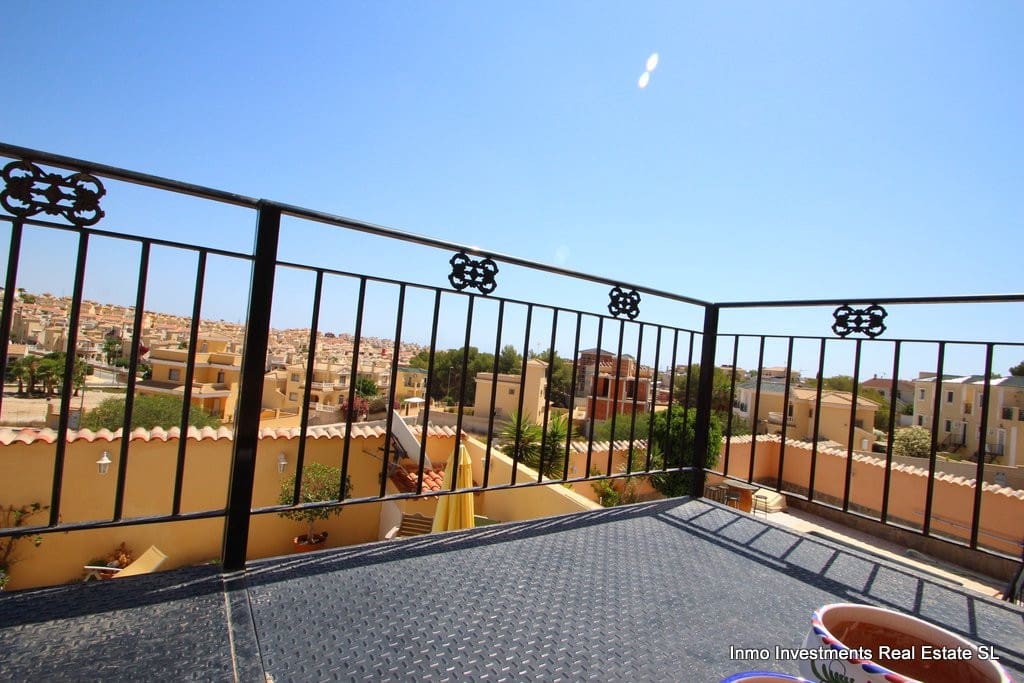 4 sypialnia Willa na sprzedaż w Villamartin z basenem - 345 000 € (Ref: 9827572)
