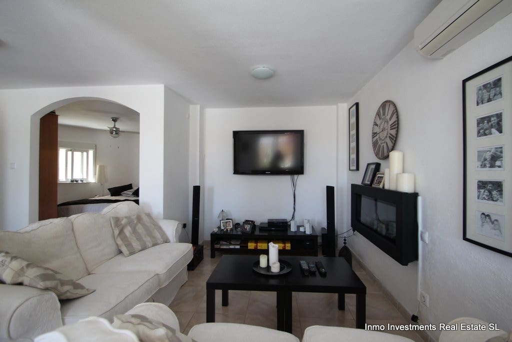 4 sypialnia Willa na sprzedaż w Villamartin z basenem - 345 000 € (Ref: 9827572)