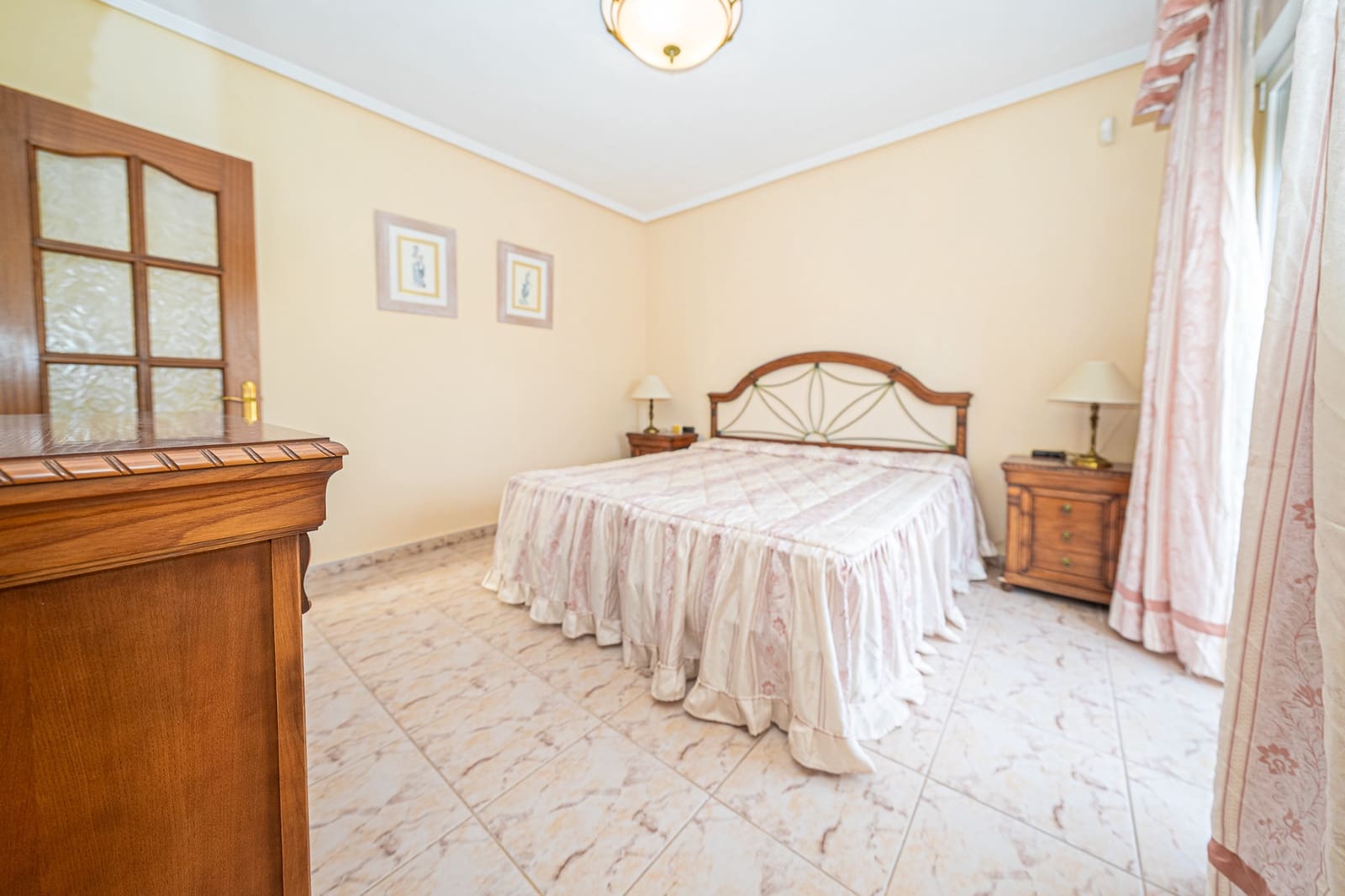 4 quarto Moradia Geminada para venda em Torrevieja com piscina - 390 000 € (Ref: 9827574)