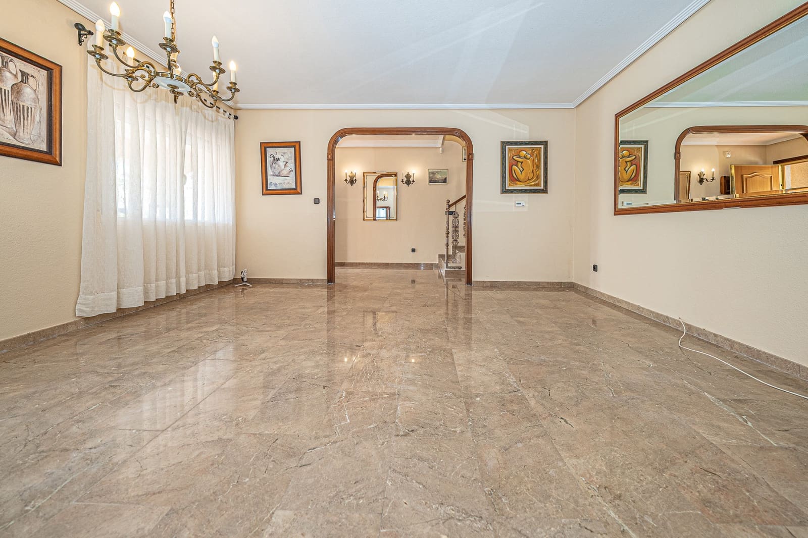 4 quarto Moradia Geminada para venda em Torrevieja com piscina - 390 000 € (Ref: 9827574)