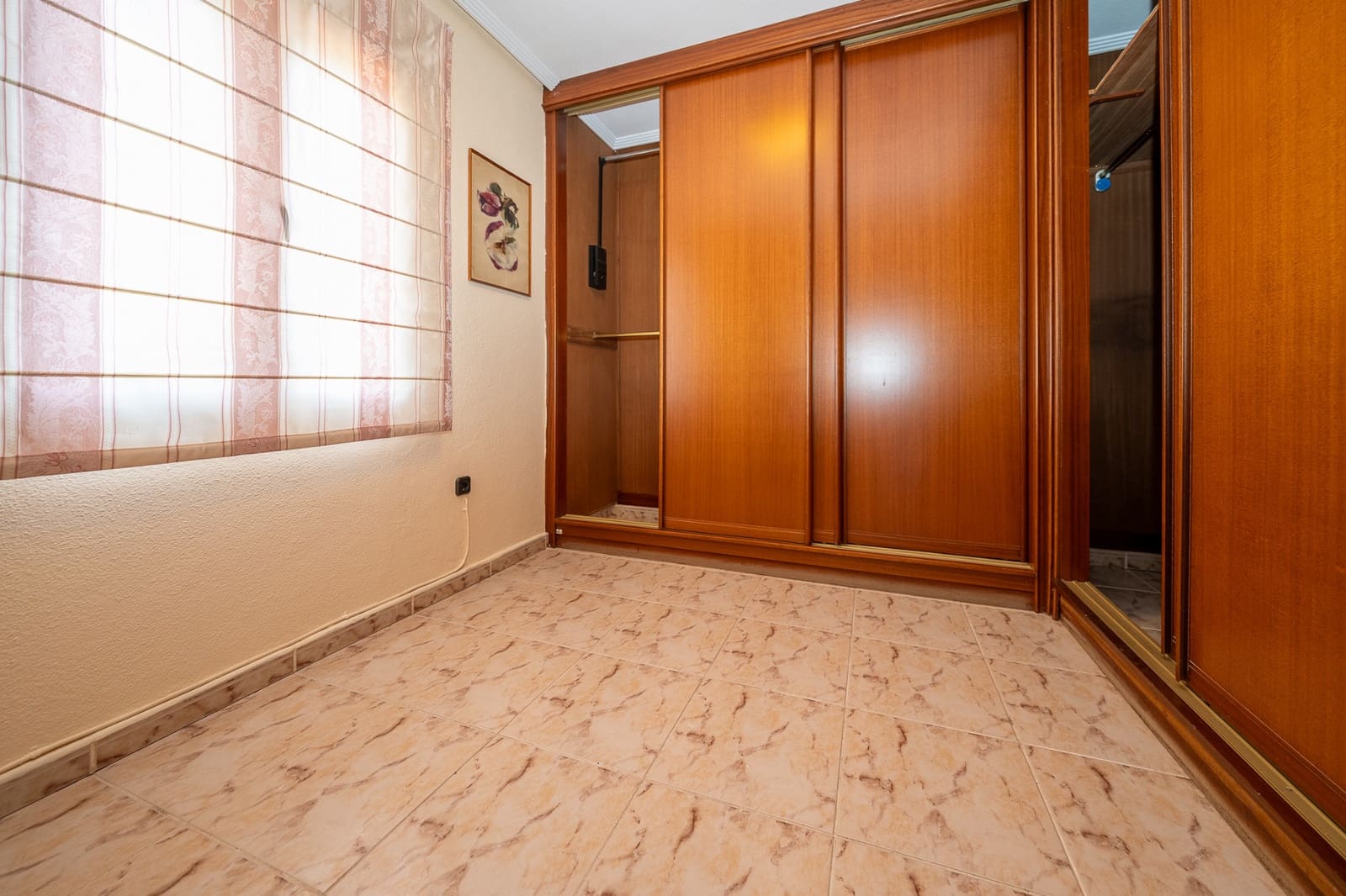 4 quarto Moradia Geminada para venda em Torrevieja com piscina - 390 000 € (Ref: 9827574)