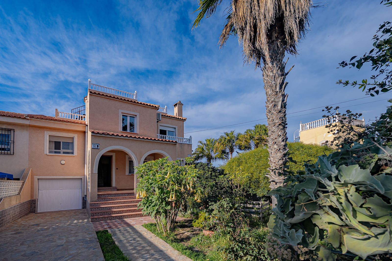 4 quarto Moradia Geminada para venda em Torrevieja com piscina - 390 000 € (Ref: 9827574)