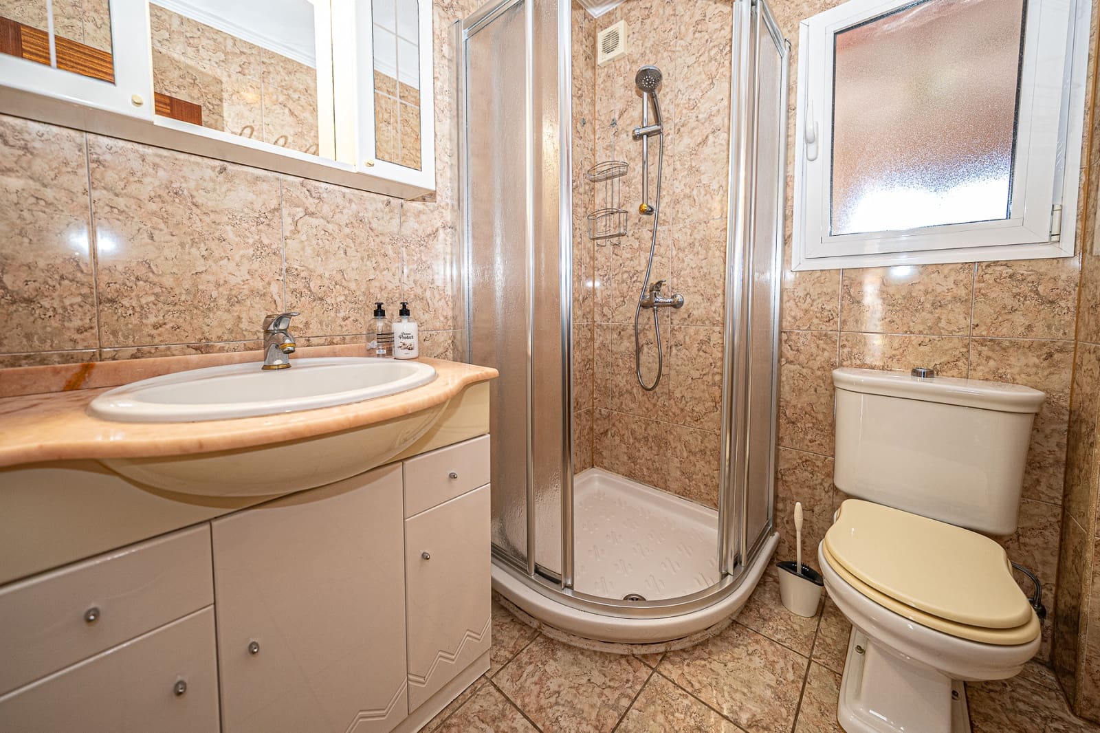 4 quarto Moradia Geminada para venda em Torrevieja com piscina - 390 000 € (Ref: 9827574)