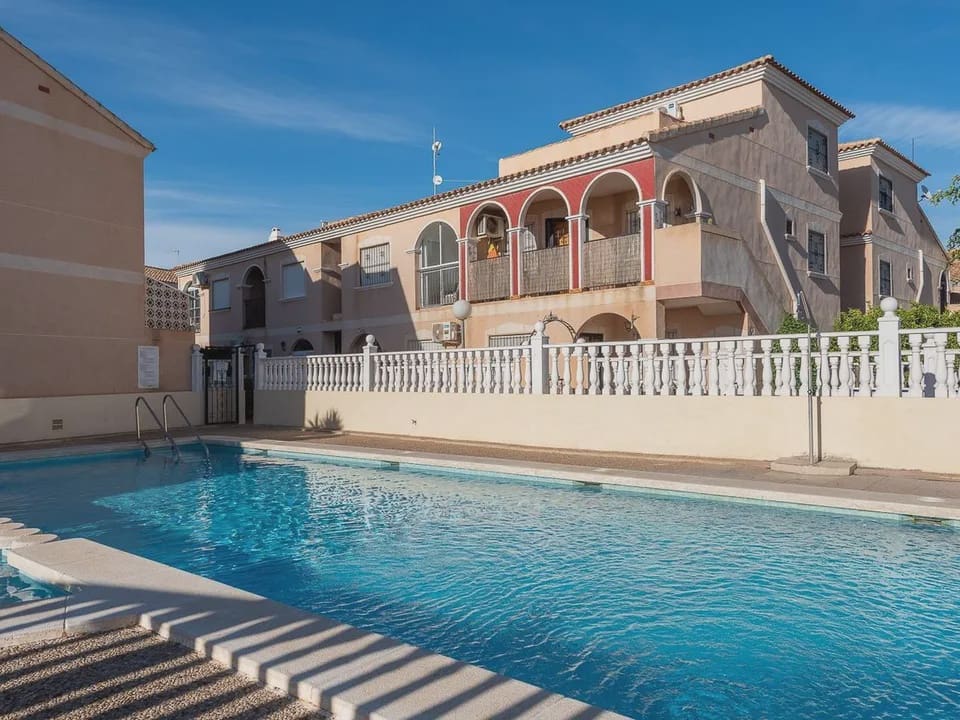 2 Zimmer Apartment zu verkaufen in Orihuela Costa mit Pool - 159.900 € (Ref: 9827576)