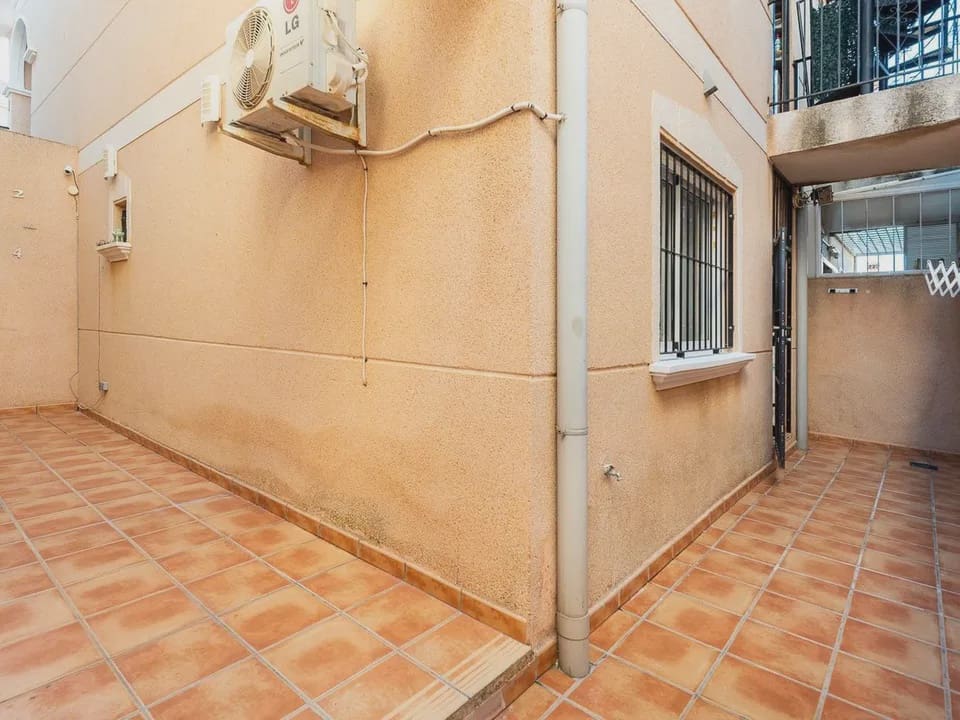 2 Zimmer Apartment zu verkaufen in Orihuela Costa mit Pool - 159.900 € (Ref: 9827576)