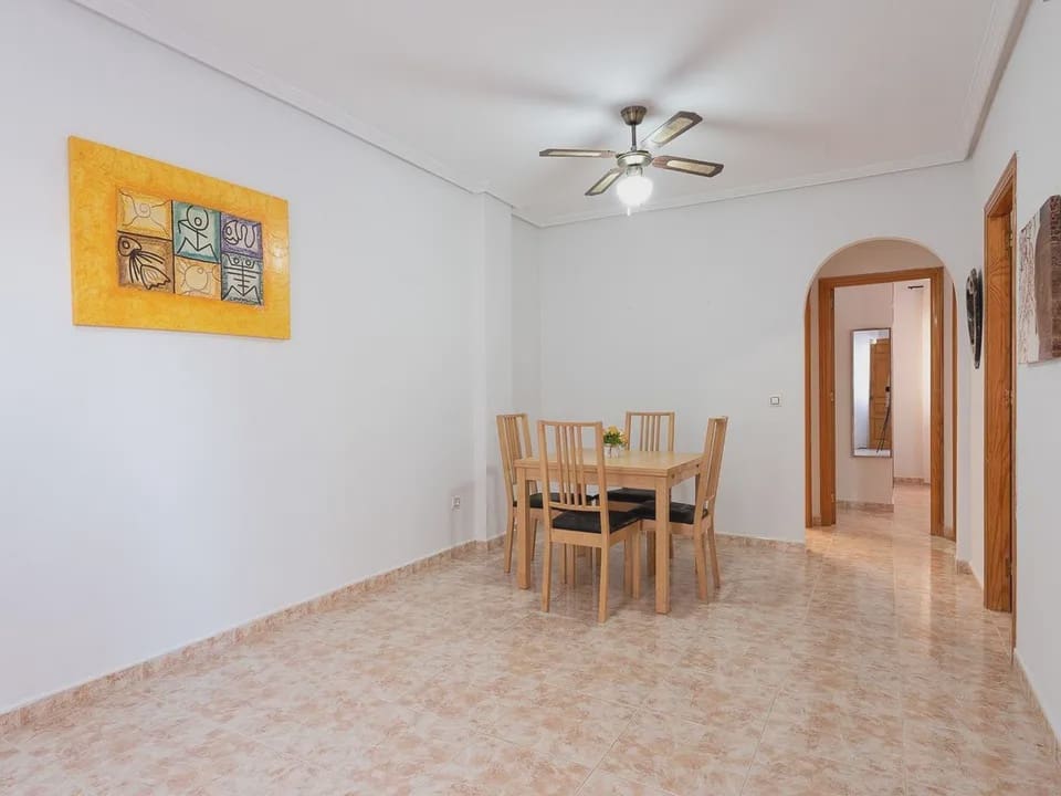 2 Zimmer Apartment zu verkaufen in Orihuela Costa mit Pool - 159.900 € (Ref: 9827576)