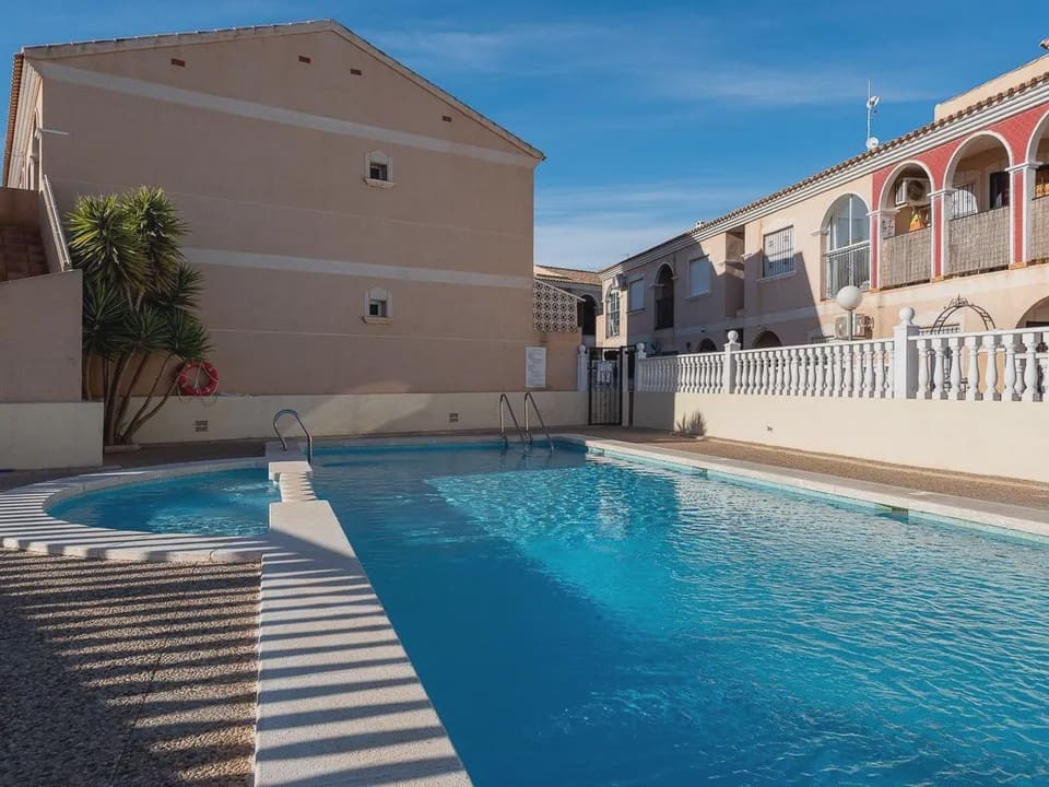 2 Zimmer Apartment zu verkaufen in Orihuela Costa mit Pool - 159.900 € (Ref: 9827576)