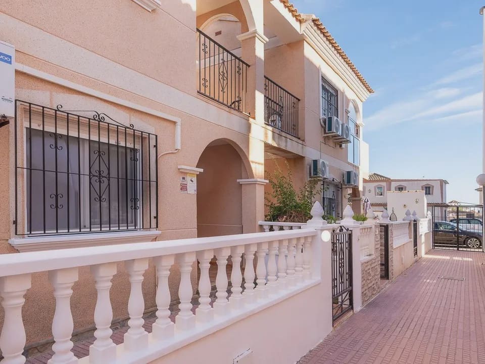 2 Zimmer Apartment zu verkaufen in Orihuela Costa mit Pool - 159.900 € (Ref: 9827576)