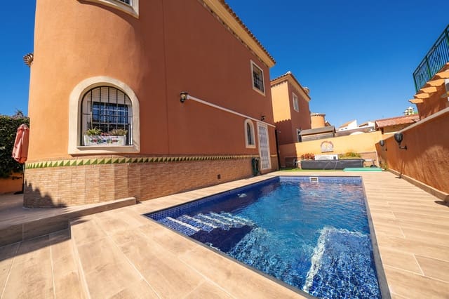 3 makuuhuone Huvila myytävänä paikassa Playa Flamenca, Orihuela mukana uima-altaan - 269 950 € (Ref: 9827583)