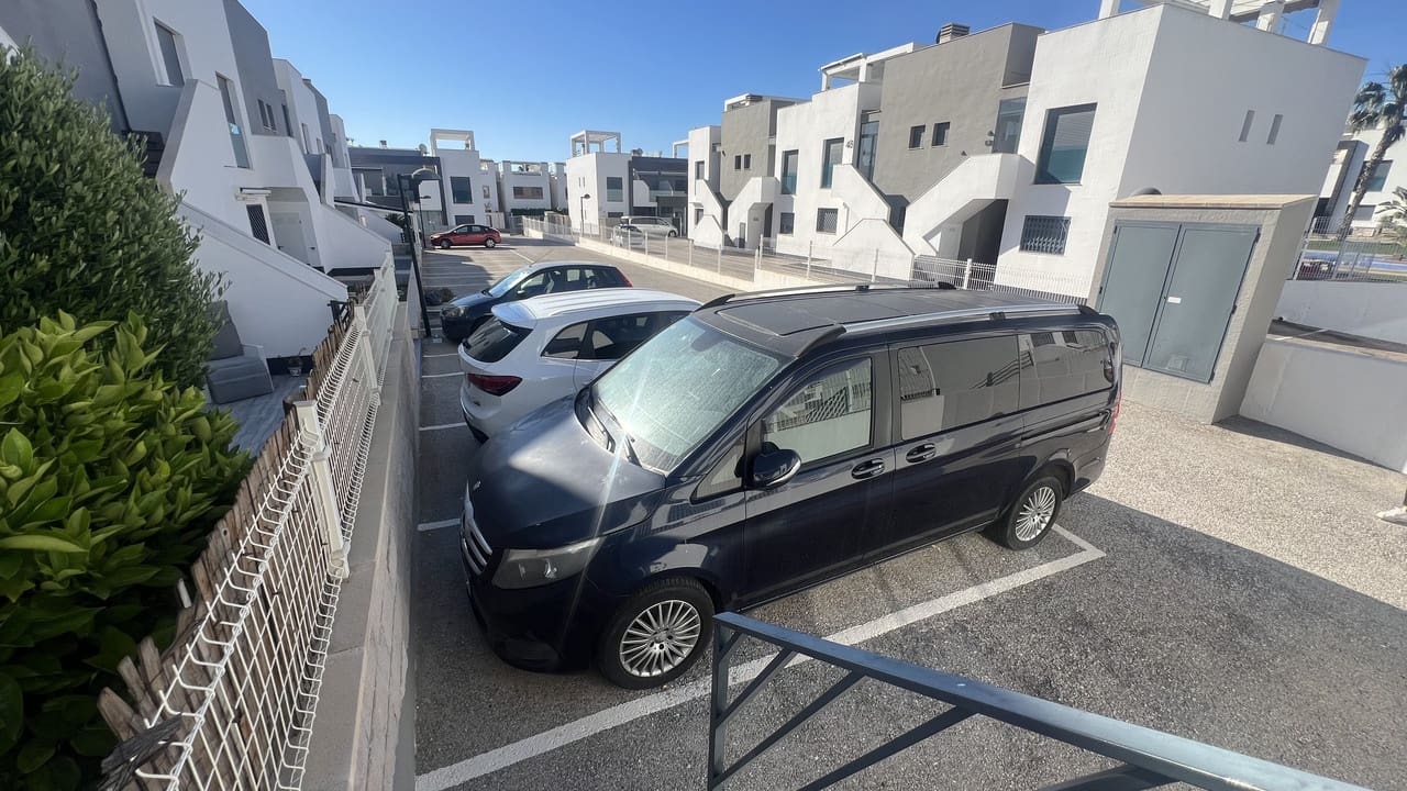 2 makuuhuone Huoneisto myytävänä paikassa La Zenia mukana uima-altaan 
autotalli - 275 000 € (Ref: 9827591)
