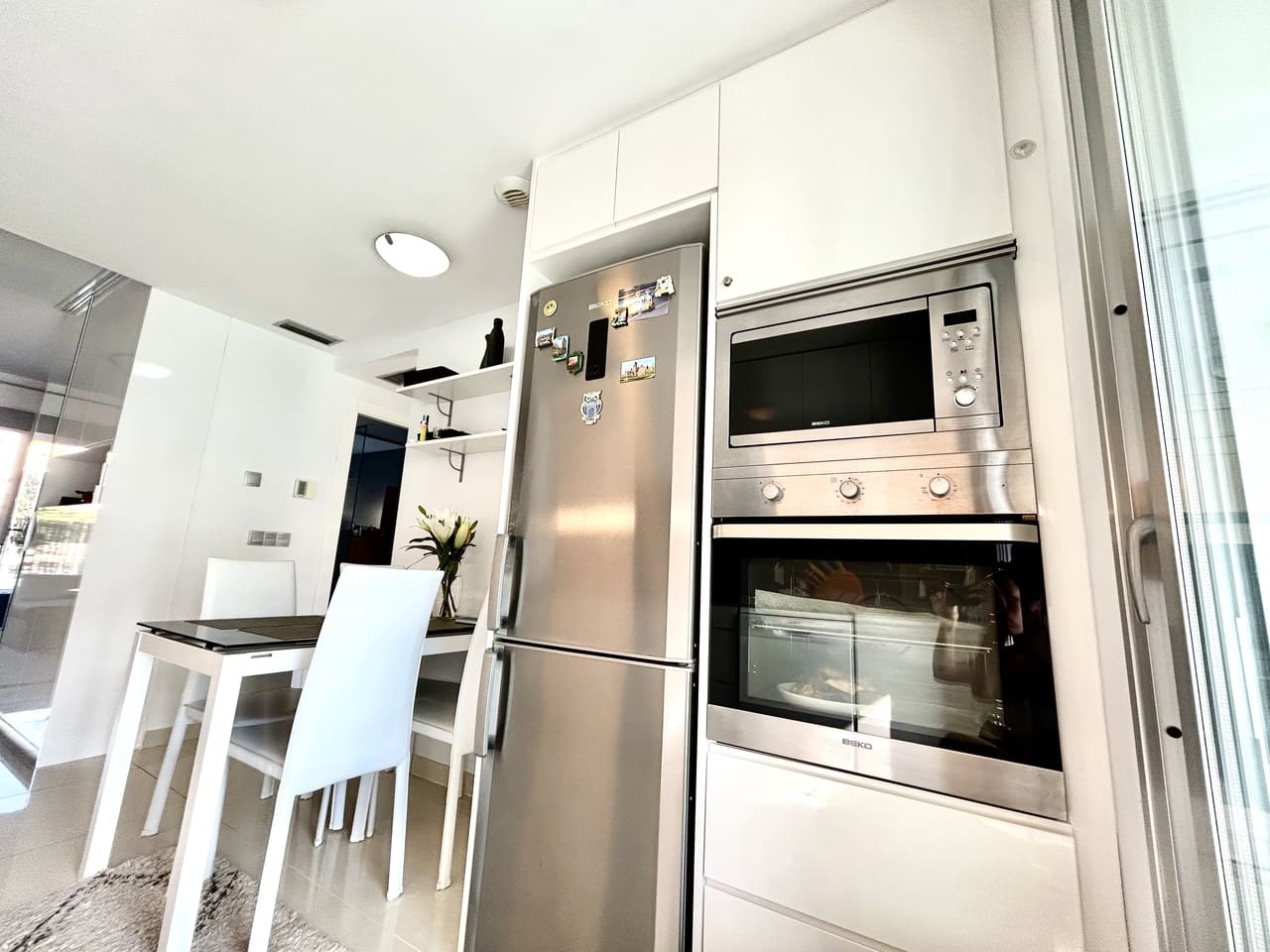 2 makuuhuone Huoneisto myytävänä paikassa Orihuela Costa mukana uima-altaan 
autotalli - 240 000 € (Ref: 9827592)