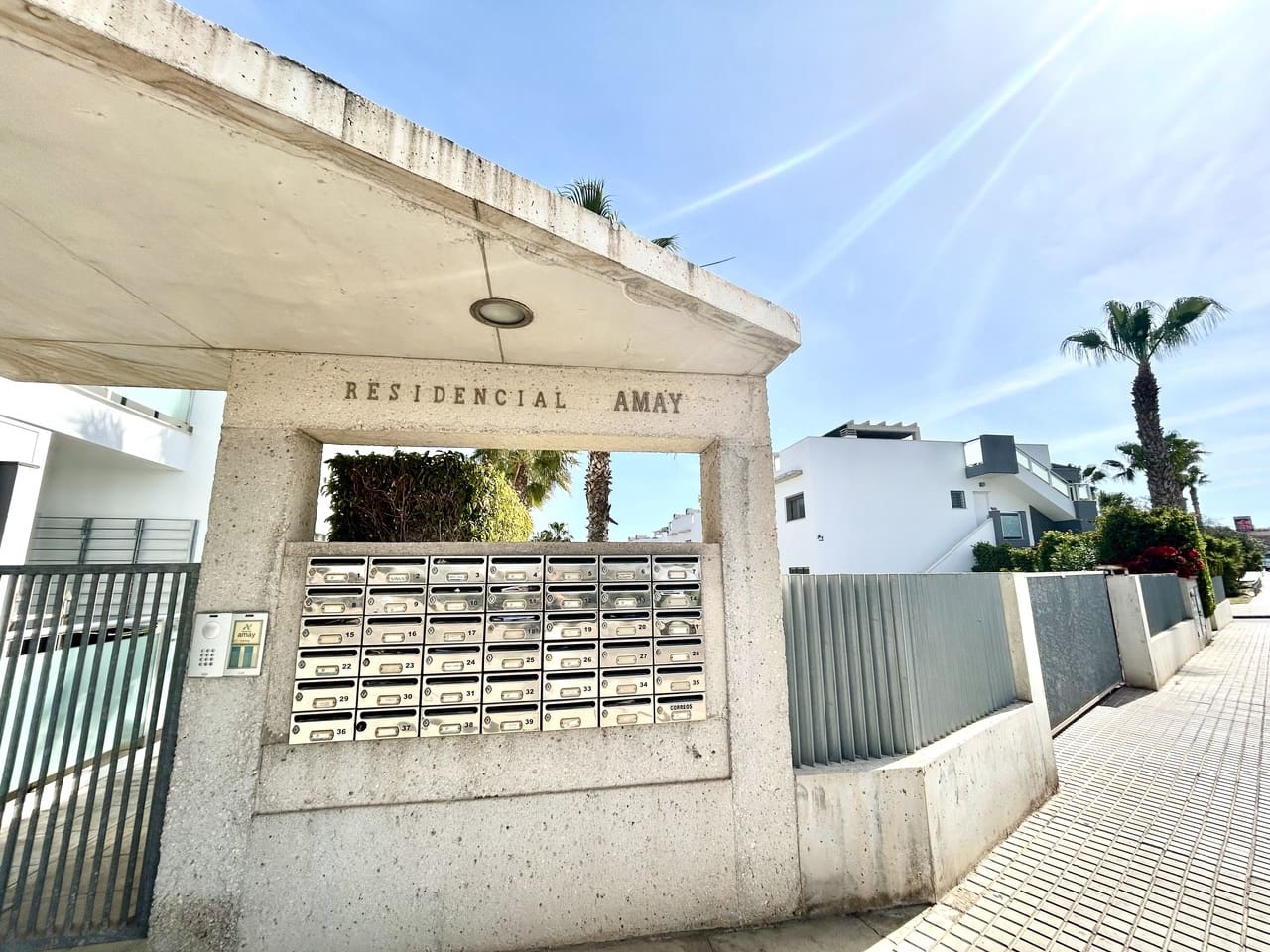 2 makuuhuone Huoneisto myytävänä paikassa Orihuela Costa mukana uima-altaan 
autotalli - 240 000 € (Ref: 9827592)