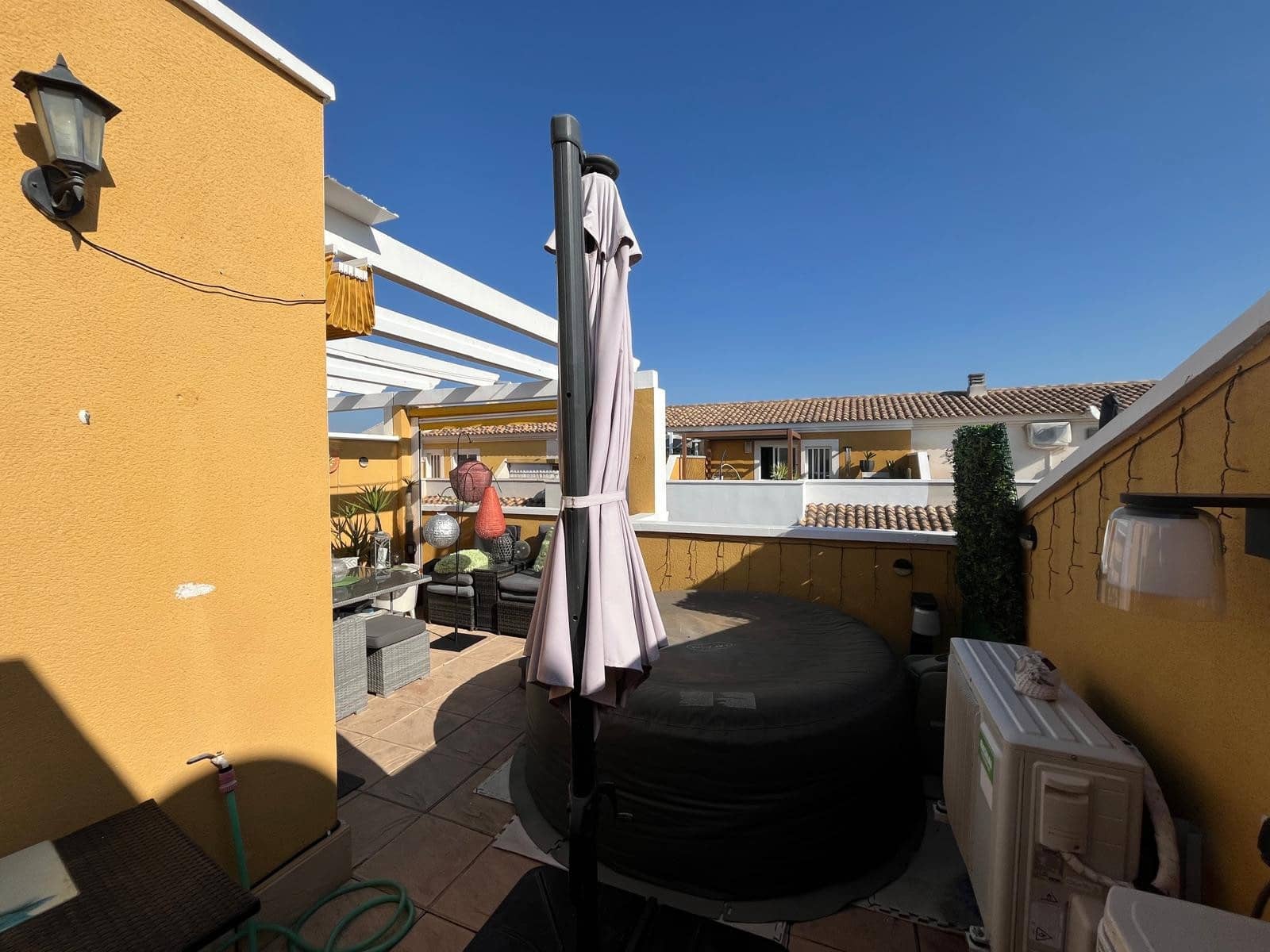 2 bedroom Townhouse for sale in Catral with pool - € 154,995 (Ref: 9827593)
