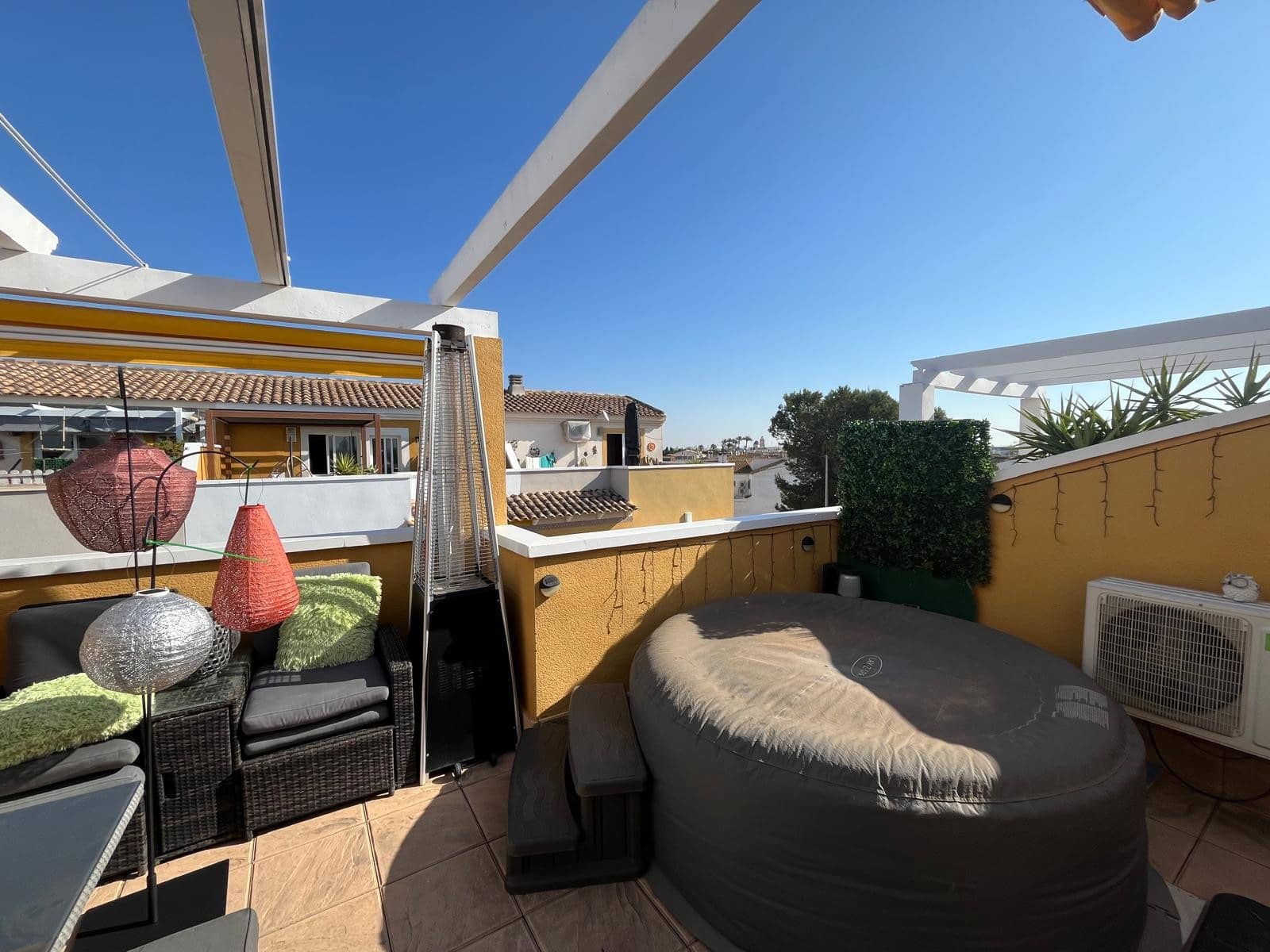 2 bedroom Townhouse for sale in Catral with pool - € 154,995 (Ref: 9827593)