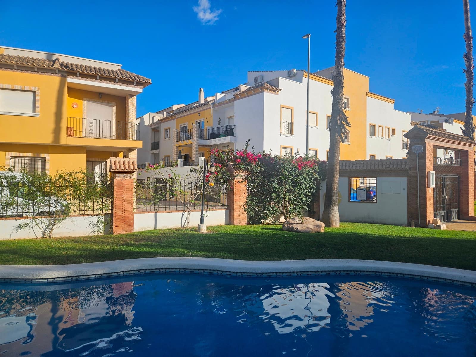 2 bedroom Townhouse for sale in Catral with pool - € 154,995 (Ref: 9827593)