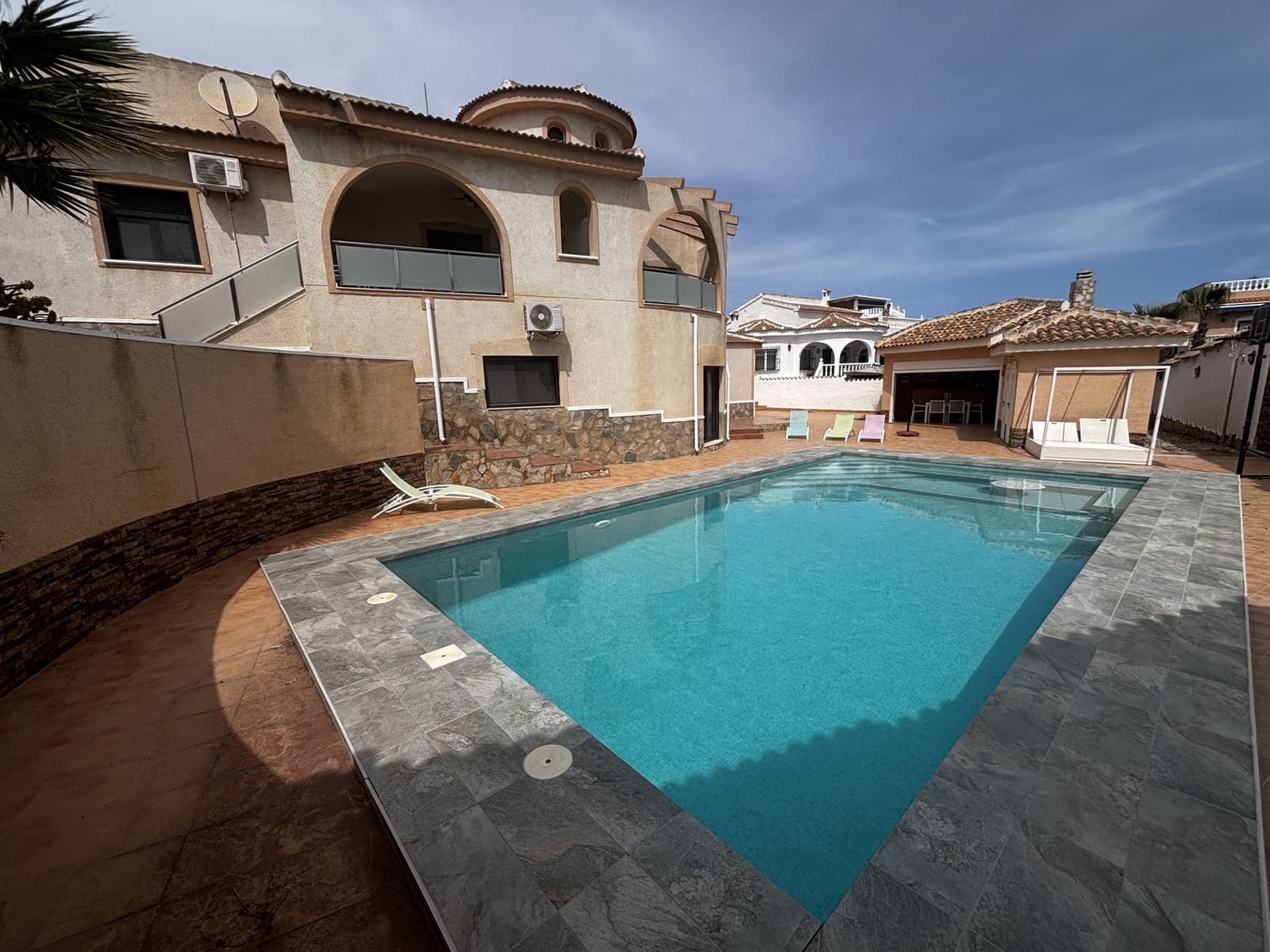 4 soverom Villa til salgs i Ciudad Quesada med svømmebasseng garasje - € 665 000 (Ref: 9847913)