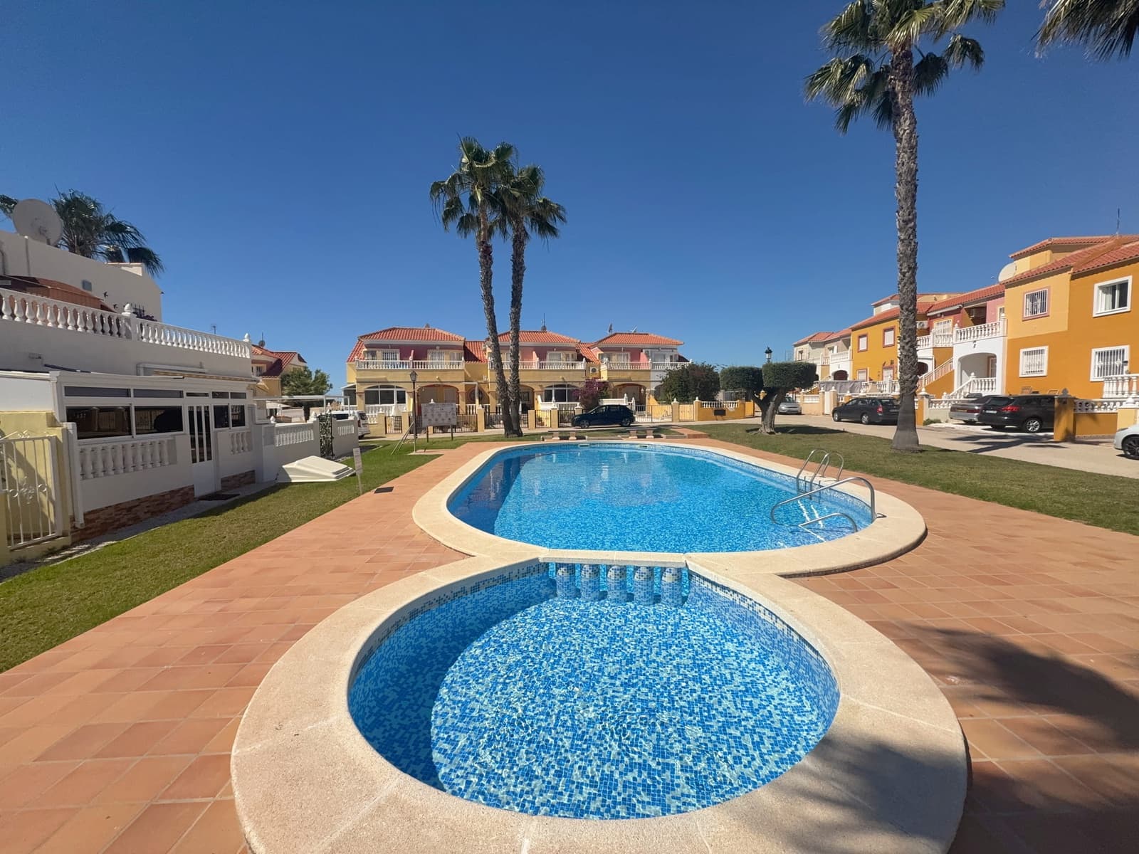 2 slaapkamer Halfvrijstaande villa te koop in Cabo Roig met zwembad - € 199.950 (Ref: 9852170)