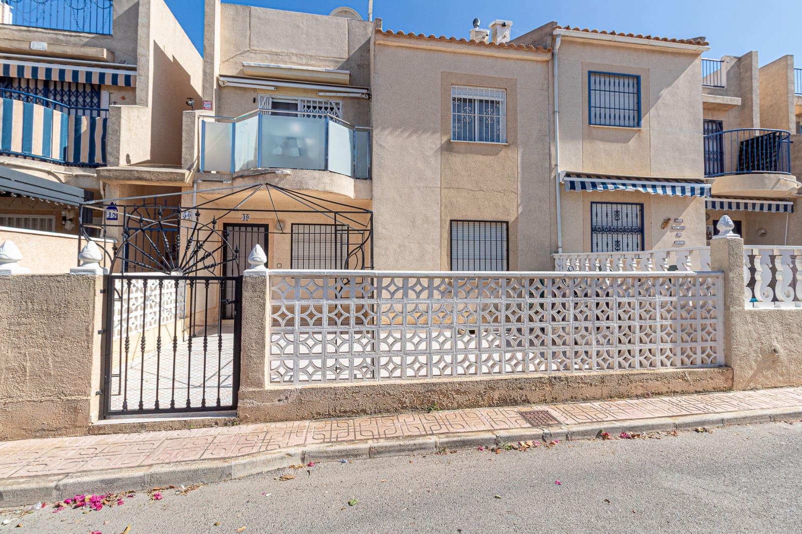 3 chambre Appartement à vendre à Torrevieja avec piscine - 125 000 € (Ref: 9852171)