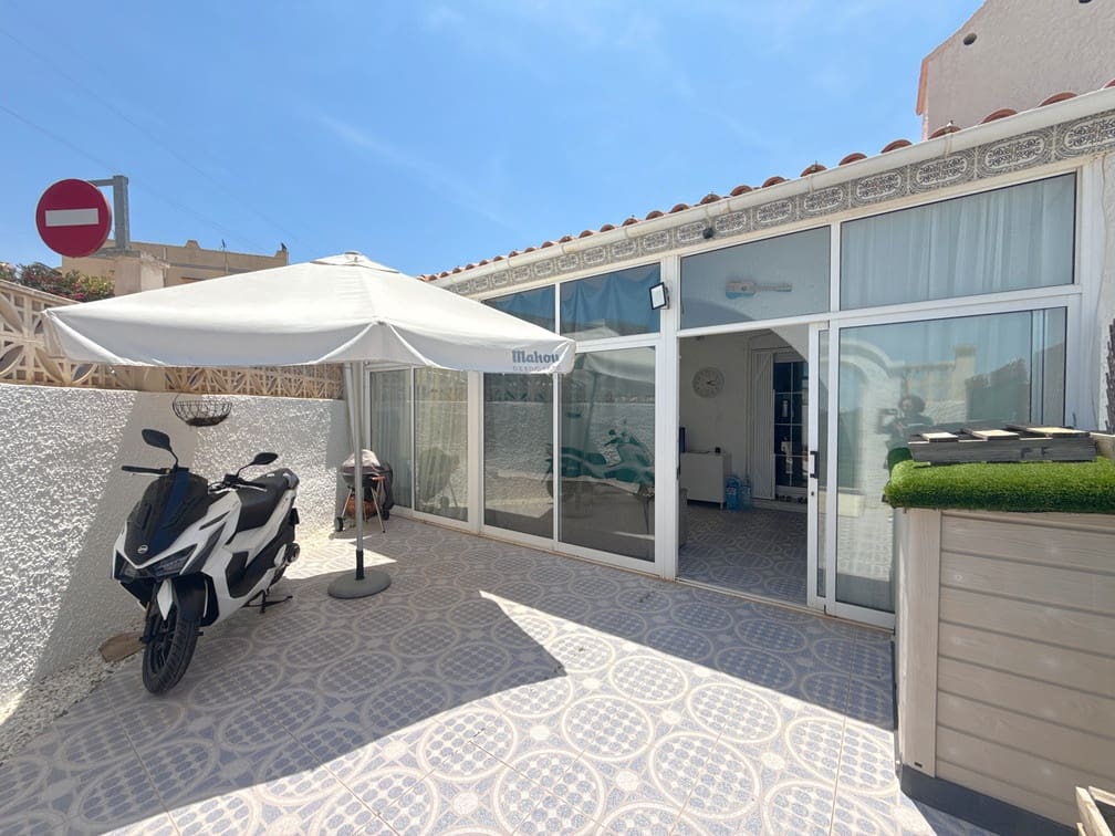2 bedroom Bungalow for sale in Blue Lagoon with pool - € 209,950 (Ref: 9874052)