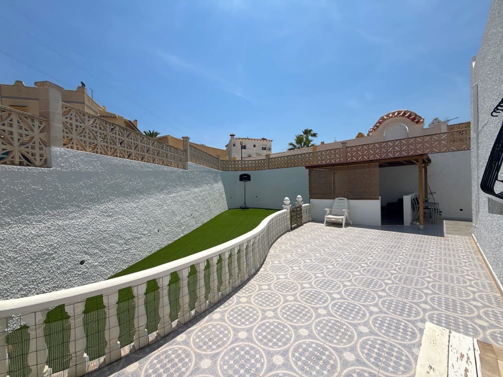 2 bedroom Bungalow for sale in Blue Lagoon with pool - € 209,950 (Ref: 9874052)