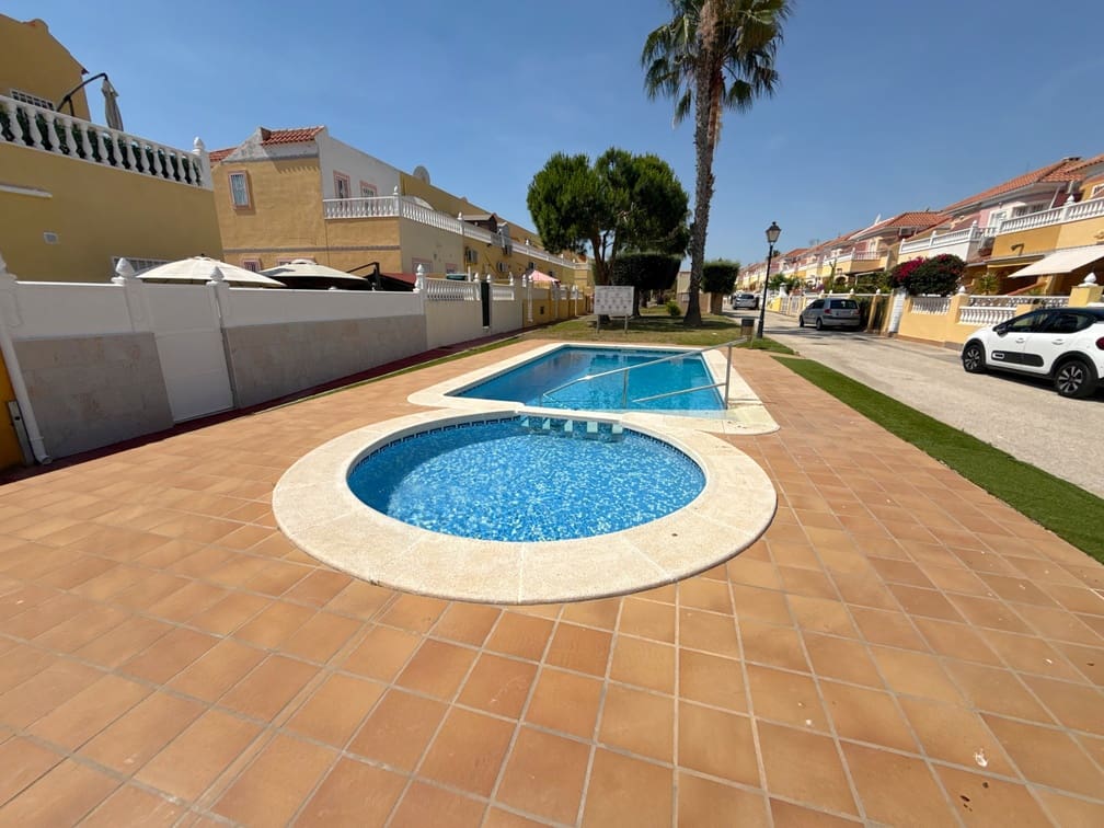3 bedroom Villa for sale in La Regia with pool garage - € 349,950 (Ref: 9874053)